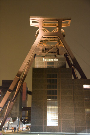 Kulturhauptstadt_Eroeffnung_Zollverein_Foerderturm